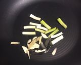 島人参とニンニク葉の豚肉炒め作り方3写真