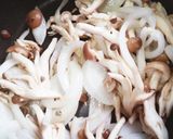 春キャベツ新玉ねぎ　サバ水煮炒め作り方1写真