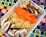 炊飯器にお任せ●ひき肉の五目炊き込みご飯作り方1写真