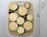 鶏とナスのフレッシュトマトチーズ作り方1写真