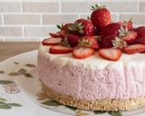 焼かずに簡単♪苺のレアチーズケーキ作り方15写真