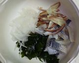 コハダ、わかめ、新玉ねぎ、茗荷の酢の物作り方3写真