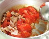 粗挽き黒胡椒がよく合う！トマト肉うどん作り方4写真