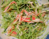 簡単！豆苗とカニカマのわさびマヨ和え♪作り方3写真