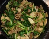 豚バラ肉とカブの海鮮醤炒め作り方5写真