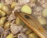 豚バラ肉と新じゃがの甘辛炒め♪作り方7写真