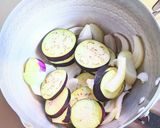 みょうがと茄子・豆富の味噌汁作り方2写真