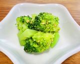 お弁当の緑に♬ブロッコリーの塩ナムル作り方4写真