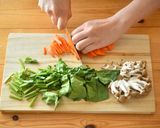 ほうれん草と人参の味噌ごま和え作り方1写真