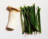 エリンギとあさつきの豚肉巻き＊生姜だれ作り方1写真