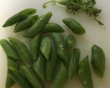 カリフローレとスナップエンドウ鶏肉の炒め作り方3写真