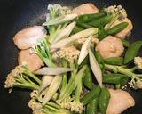 カリフローレとスナップエンドウ鶏肉の炒め作り方12写真