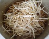 鶏ささみと 大根 舞茸 もやしの ピリ辛中華煮♪作り方7写真