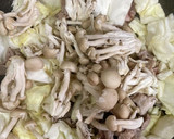 豚肉とキャベツとしめじの味噌炒め作り方2写真