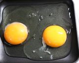 ホットサンドパンで簡単♪しっとり目玉焼き作り方1写真
