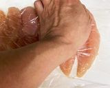 簡単♫ヘルシー♫鶏ささみのたらこ大葉巻き作り方6写真