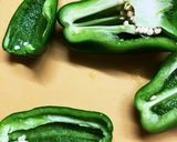 お弁当のおかずピーマン作り方1写真