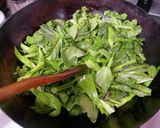 ごはんが進む☆ラディッシュと青菜の炒め物作り方1写真