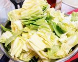 山盛りキャベツと豚肉煮込み作り方1写真