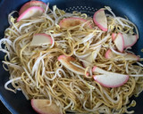 安旨い！カマボコともやしの醤油焼きそば♬作り方6写真
