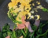 ほうれん草とベーコンの炒め物　簡単朝食作り方3写真