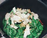 こごみと豚の鶏ガラスープ炒め作り方3写真