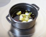 皆の大好きな【エビのアヒージョ】にんにく作り方2写真