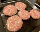 わっ!肉汁が噴水!荒挽きポークハンバーグ作り方9写真