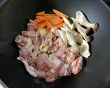 鳥もも肉とニンニクの花芽の塩ダレ炒め作り方4写真