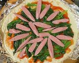魚肉ソーセージとほうれん草のピザ作り方3写真