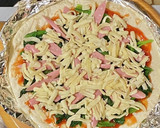 魚肉ソーセージとほうれん草のピザ作り方4写真