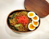 のっけ弁当(焼きそばにゆで卵2)作り方1写真