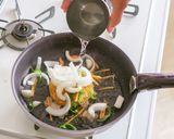 新玉ねぎの兵庫ケンミン焼ビーフン作り方6写真