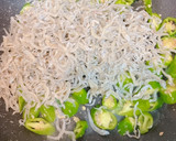 韓国の定番おかず！ご飯のお供♡じゃこ炒め作り方3写真