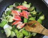 青梗菜とカニカマの中華炒め作り方6写真