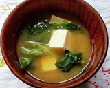 レタスの外葉とお豆富のお味噌汁♪作り方1写真