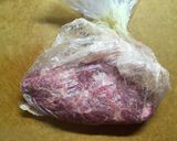 お弁当に！トングでまとめる豚こまバーグ作り方2写真