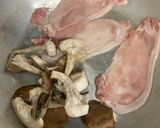 だし香る豚ロースと椎茸の塩ポン酢炒め作り方1写真