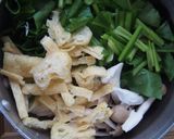 5分でお味噌汁！ほうれん草・しめじ♪作り方2写真
