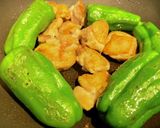 丸ごとピーマンと鶏肉の生姜焼き作り方2写真