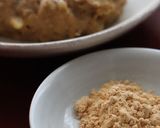 朝昼おやつ♪黄粉をまぶしたホットケーキ作り方2写真