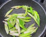 さっさと一品　ネギの塩昆布炒め作り方2写真