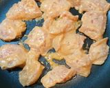 簡単！お肉柔らか♪鶏胸肉の味噌マヨ焼き作り方2写真