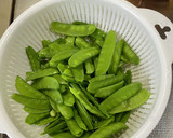 きぬさやと新玉ねぎの簡単卵とじ作り方1写真