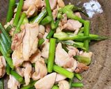 にんにくの芽と豚肉のオイスターソース炒め作り方5写真