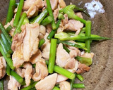 にんにくの芽と豚肉のオイスターソース炒め作り方5写真