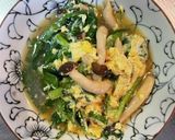 汁だく麺つゆで簡単ニラとシメジの卵とじ作り方4写真