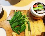 味噌汁リメイク　キムチと豆腐のスープ作り方1写真