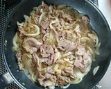 材料2つ☆豚こまと新玉ねぎの簡単すき煮。作り方6写真