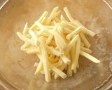 鶏肉とフライドポテトの味噌ダレ焼き作り方1写真
